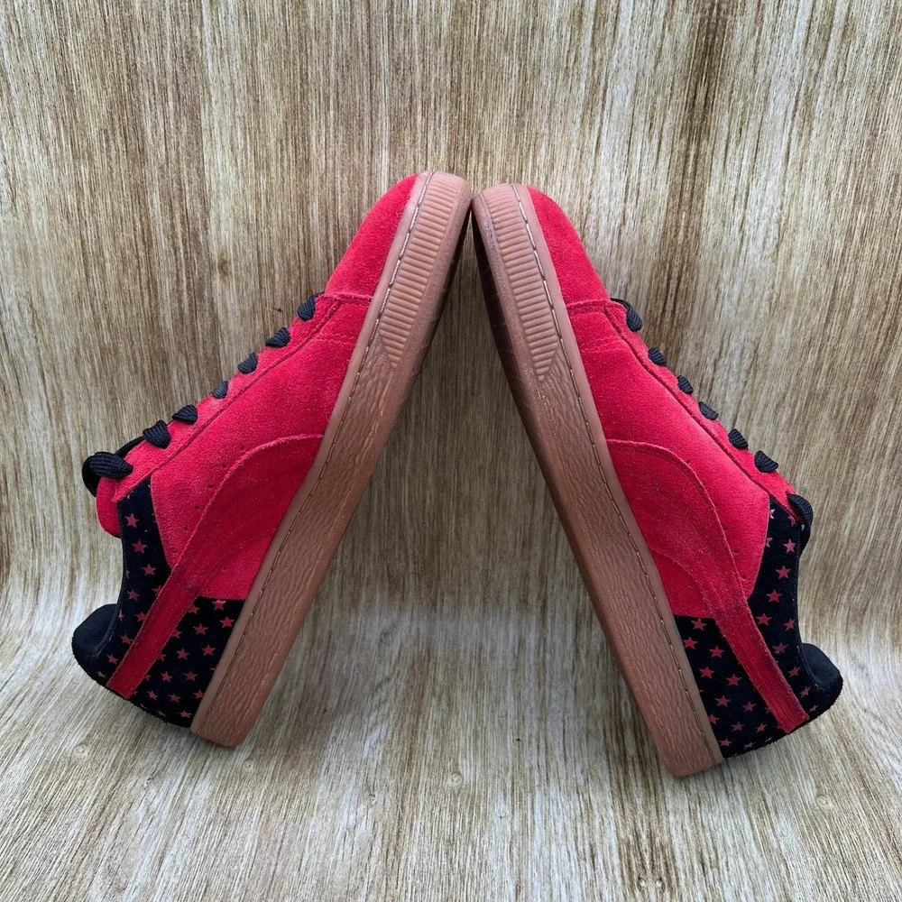 Puma Suede Stars Men's Size 10 Red Black Sneakers Gum Sole Shoes 361543-03